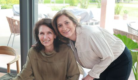  Claudia Canales y Mónica Leal.