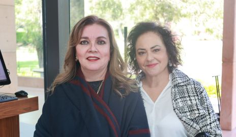  Jenny Cázares y Rebeca Flores.