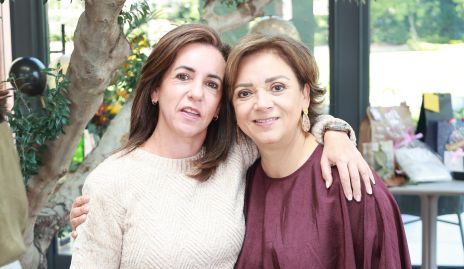  Alejandra Ávila y Cony Alvarado.