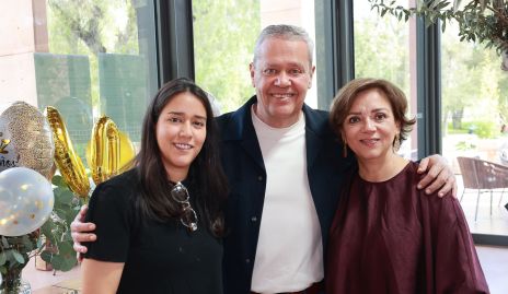  Paulina Hinojosa, Alejandro Hinojosa y Cony Alvarado.