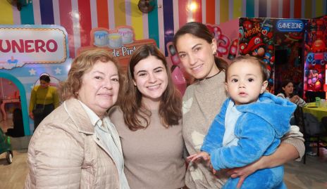  Rosario Llaguno, Ana María Meade, Mariana Yaguno y Joaquina Amozurrutia.