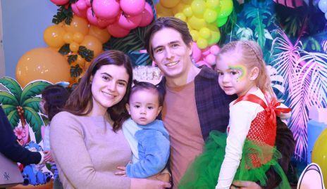  Ana María Meade, Joaquina Amozurrutia, Diego Padilla y Cayetana Amozurrutia.