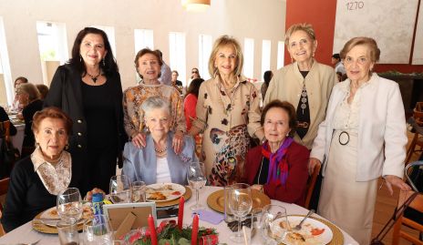  Laura Solís, Ani Rossel, Gloria Estrada, Toyita Villalobos, Cristina Cánovas, Licha Carreras, Martha de Malo y  Cristina Peña.