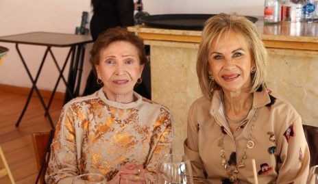  Ani Rossel y Gloria Estrada.