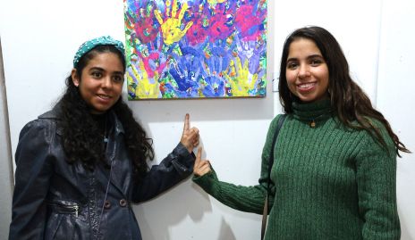  Azul y Paloma Solís.