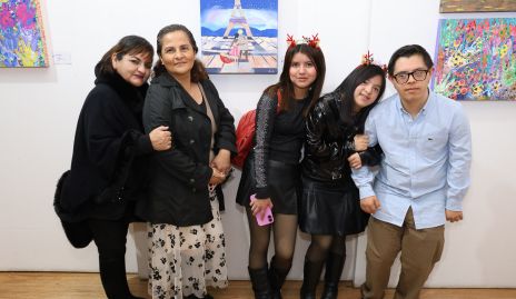  Jovita Ávalos, Mónica Ávalos, Daniela, Arella Castañeda y Sebastián Cerda.