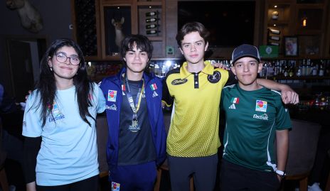  Ximena Estrada, Luis Esteban Ríos, Santiago Lozano y Jorge Aparicio.