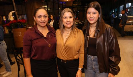  Bety Galván, Marcela Gazcón y Camila Zamudio.