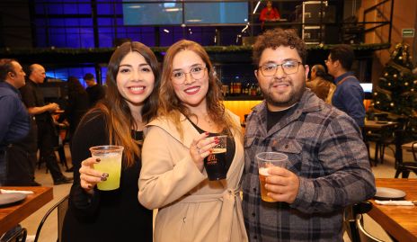  Diana Olvera, Paola Sosa y Jorge Saldaña.