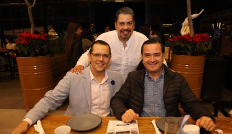Ismael Leiva, Carlos Méndez y Roberto Leija.