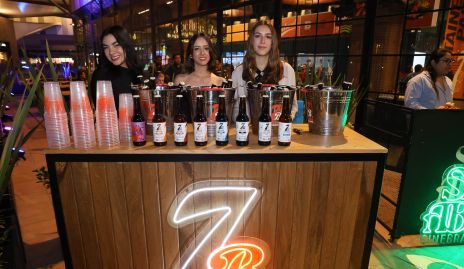  Paulina Yepes, Ana Paula Narváez y Ale Narváez.