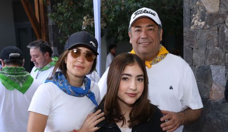  Lourdes Orozco, Isabela Lafuente y Evaristo Lafuente.