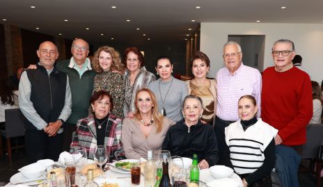  Antonio Tomás Obrador, Guillermo Galarza, Laura González, Katis Montiel, Yoya Galarza, Cecilia Bremer, Olegario Galarza, David Galarza, Manela Galarza, Norma Galarza, Chepina Galarza y Lucía Lozano.