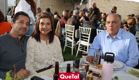  Jorge Quevedo, Lupita Villarreal y Alejandro Moreno.