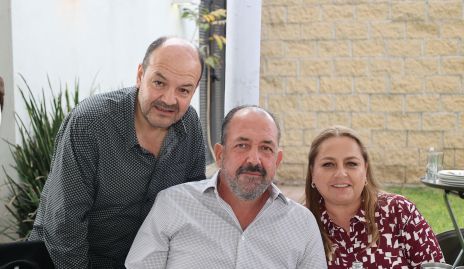  Víctor Lomelí, Mauricio Quijano y Montserrat Gutiérrez.