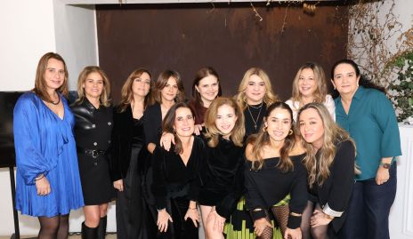  Meritchell Galarza, Marcela Benavente, Claudia Altamirano, Vero Malo, Ceci Ponce, Carmenchu, Yolanda Puga, Cecilia Hernández, Ana Paula Gutiérrez, Sigrid Werge, Liz Stevens y Doris Rubio.