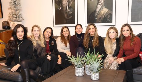  Eli Kury, María Clara Aguilar, Lizy Esteves, Bere García, Pupi Díaz, Giselle Stahl, Claudia Oliva y Carolina Castillo.