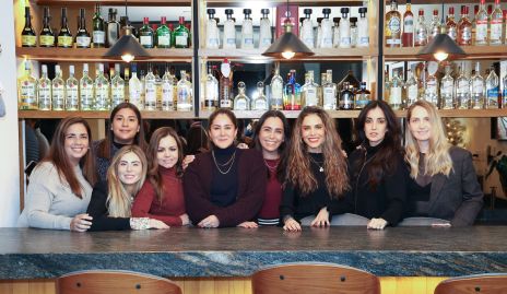  Bere García, Carmen Lucía Díaz, Claudia Oliva, Carolina Castillo, Pupi Díaz, Lizy Esteves, Giselle Stahl, Eli Kury y María Clara Aguilar.