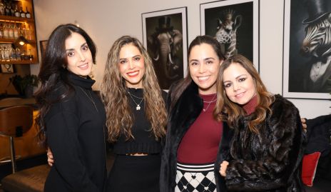  Eli Kury, Giselle Stahl, Lizy Esteves y Carolina Castillo.