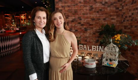  Claudia Garza con su hija Pau Martínez.