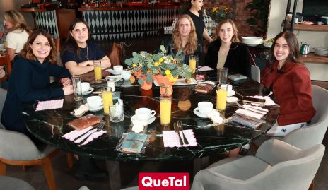  Mónica Medlich, Marisol Cabrera, Ingrid Velasco, Pau Martínez y Natalia Navarro.