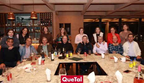  Luis Lambert y Gaby Goldaracena , Beatriz Treviño y Héctor Hinojosa, Ana Lucía Díaz y Gerardo Díaz Infante, Sabrina Gaviño y Manuel Dávalos, Leticia Vázquez y Rafael Munguía, Marcela Valle y Ramón Zacarías, Patricia Álvarez y Raúl Velázquez, Marisa Mercado y Abraham Tobías.