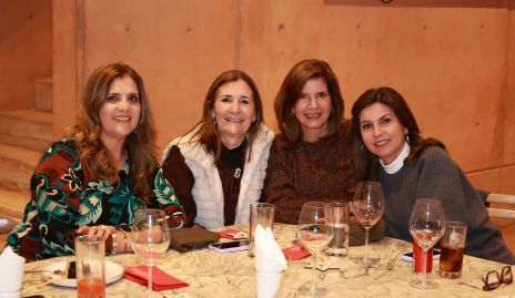  Sabrina Gaviño, Marcela Valle, Ana Lucía Díaz Infante y Gaby Goldaracena.