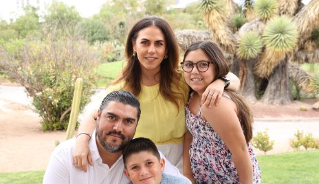  Daniel Tejeda, Tichis D’Argence, Patricio e Isabela Tejeda.