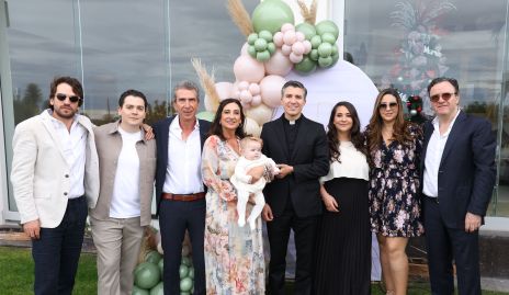  Eduardo Cantú, Diego Tejeda, Eduardo Cantú, Blanca Cantú, Carlota Tejeda Cantú, Padre Luis Rebollo, Lorena Cantú, Blanca Cantú y Eduardo Martínez.