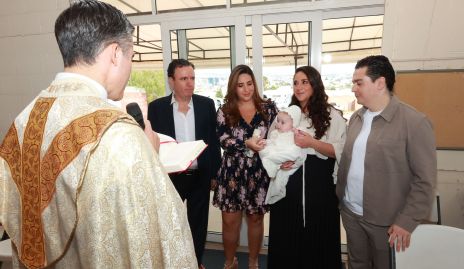  Eduardo Martínez y Blanca Cantú, padrinos, Lorena Cantú y Diego Tejeda, papás de Carlota Tejeda.