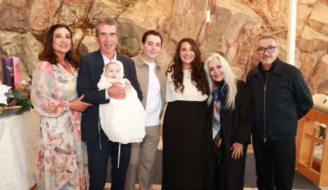  Blanca González, Eduardo Cantú, Diego Tejeda, Lorena Cantú, Angélica Bravo y Cuauhtémoc Tejeda con Carlota.