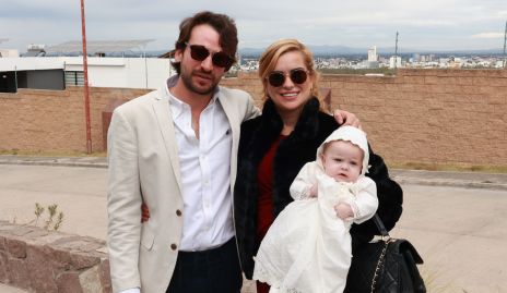  Eduardo Cantú, Sandra González y Carlota Tejeda Cantú.