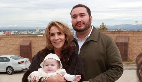  Gabriela Cantú, Ricardo Armería y Carlota Tejeda Cantú.