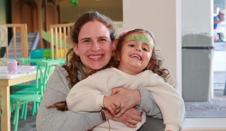  Cecilia Velasco y Regina Bandín.