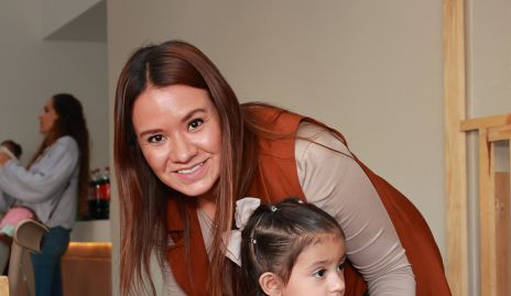  Betty Vázquez y Luna Sofía.