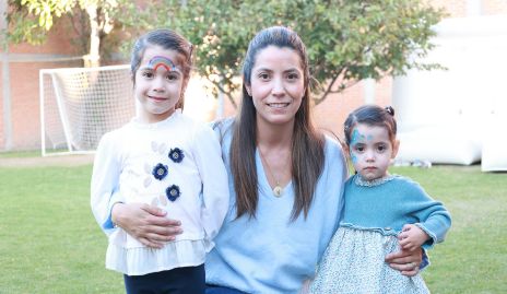  Vale Puga, Gaby Carrillo y Ana Fer Puga.