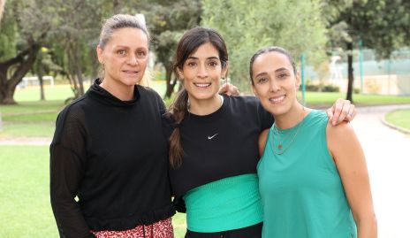 Daniela Alcalde, Fernanda Torres y Bárbara Mercado.