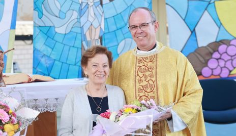  Padre Gabriel Del Valle con su mamá Güera López.
