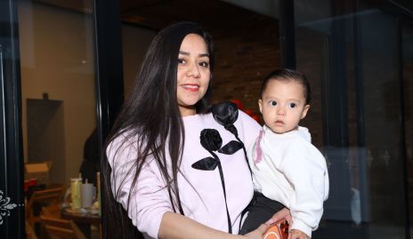  Nancy Valadez y Catalina.