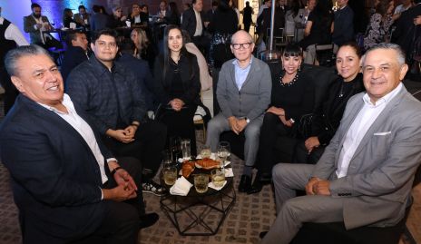  José Valdes, José Gerardo Valdés, Consuelo Arias, Adolfo García, Lily Martínez, Tere López y Ramón Díaz de León.