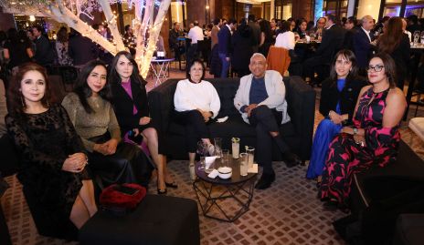  Gabriela Mendoza, Bricia Solís, Imury Baca, Maribel Martínez, Carlos Sarabia, Majo Medina y Carolina Galván.