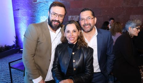  Rodolfo González, Diana Márquez y Hugo Peña .