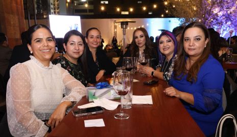  Rocío Vega, Marcela Padilla, Marcela Silva, Perla Ochoa, Claudia Gutiérrez y Elisa Guerrero.