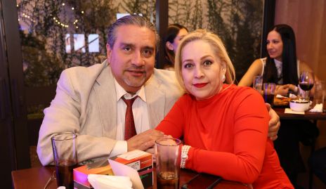  Alejandro Escobedo y Rosa Isela.