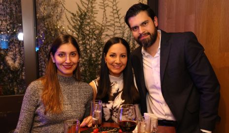  Liz Martínez, Karina Martínez y Gerardo García.