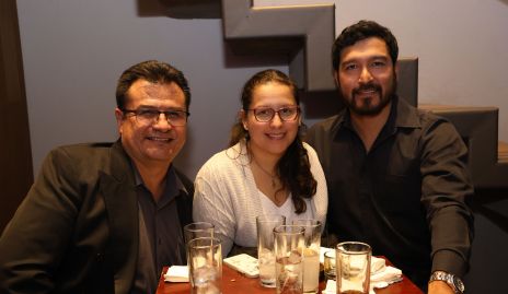  Ricardo Hernández, Bárbara Rivera y Leonardo Solís.