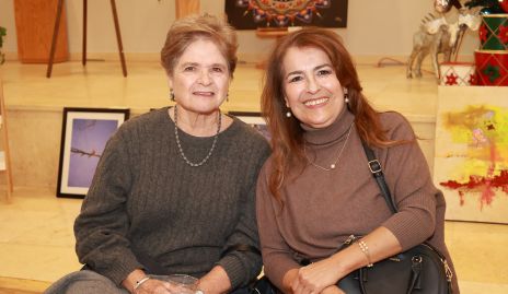  María Urquiza y Aidé García.