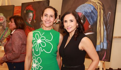 Mariana González y Claudia Saldaña.