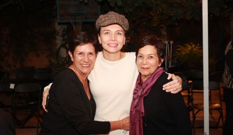  Laura González, Julieta González y Carmelita González.