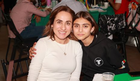  Melissa Salinas y María Elisa Pérez.